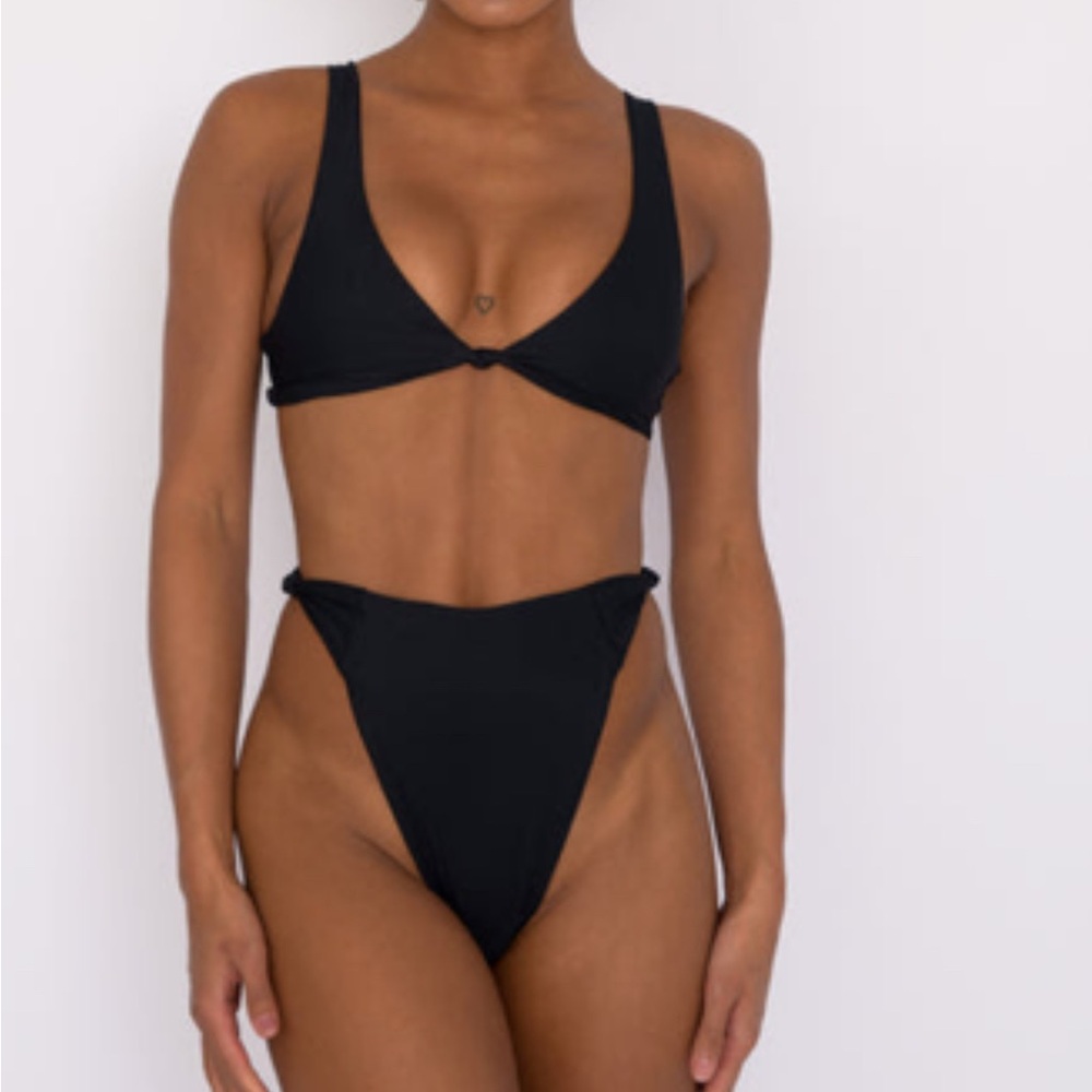 Skatie Black Bikini Top (Size L)